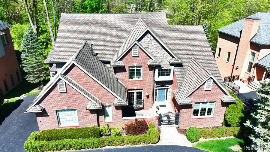 4502 Forest Edge Lane, West Bloomfield, MI 48323 - #3