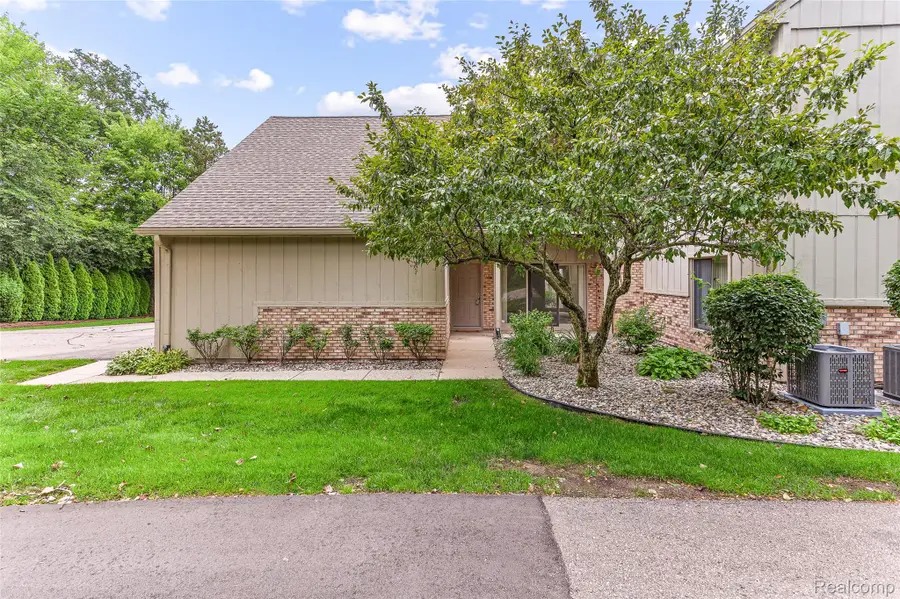 29231 Laurel Drive #80, Farmington Hills, MI 48331 - #2