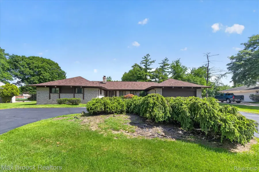 22262 Chatsford Circuit Street, Southfield, MI 48034 - #2