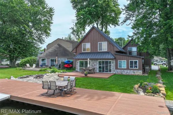 3154 Ponemah Drive, Fenton, MI 48430