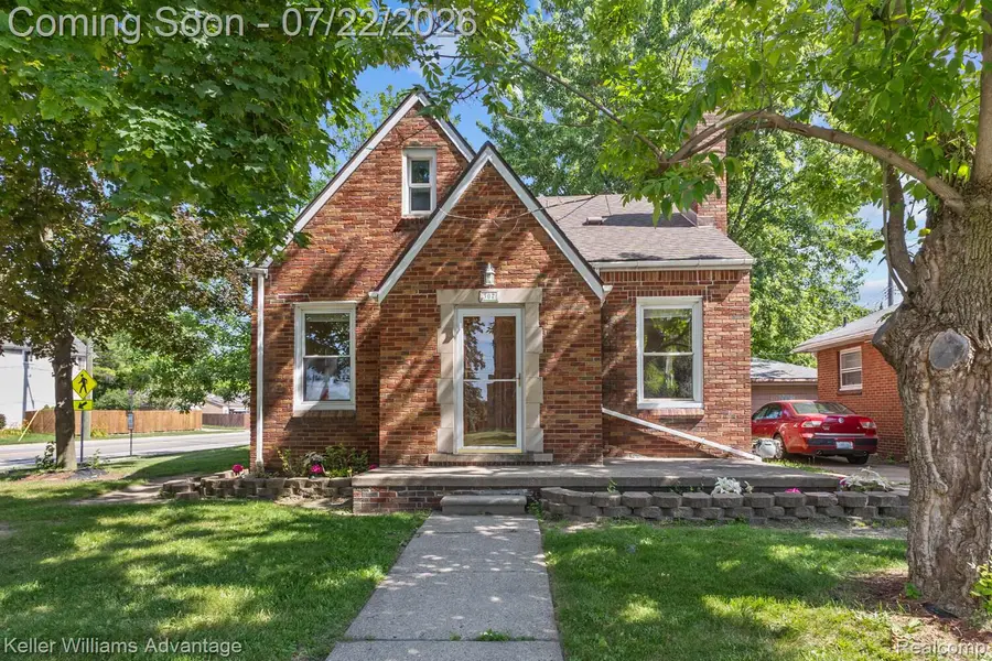 307 E Chesterfield Street, Ferndale, MI 48220 - #2
