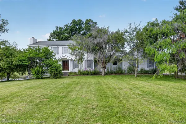 2360 White Birch Trail, Howell, MI 48843