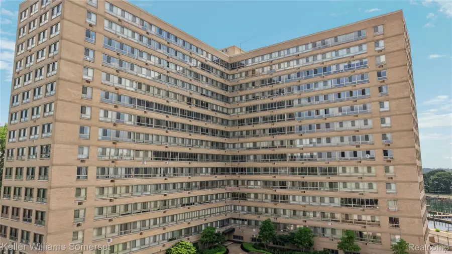 8900 Jefferson Avenue #204, Detroit, MI 48214 - #3