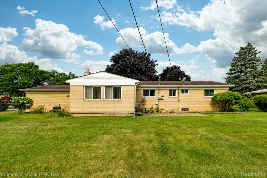 2918 Huntington Park Drive, Waterford, MI 48329 - #3