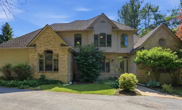9326 Foley Crossing, Fenton, MI 48430