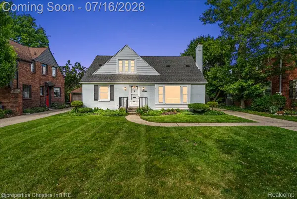 26642 York Road, HuntingtonWoods, MI 48070