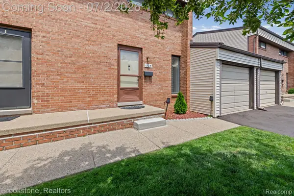 1925 Nicholas Court, Warren, MI 48092