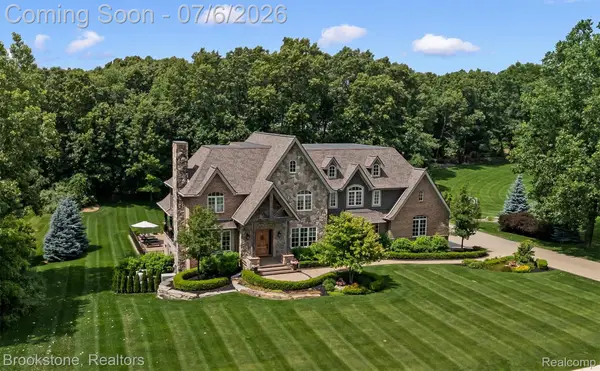 5458 Boulderwood Ridge, Clawson, MI 48348