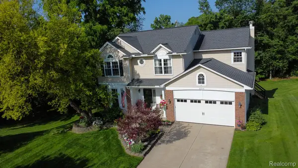 3094 Waldon Park Drive, Orion, MI 48359