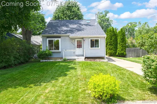 2305 Ellery Avenue, Waterford, MI 48327