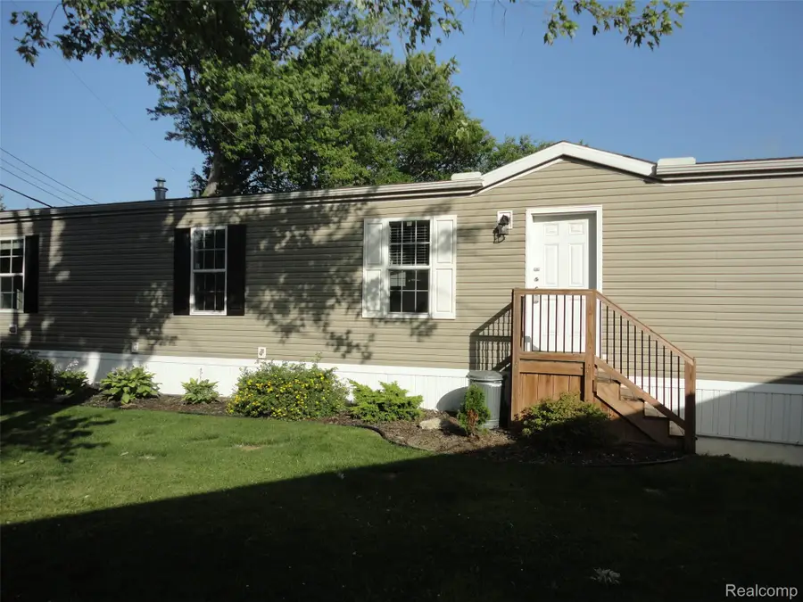21 Saint Andrews, Temperance, MI 48182 - #2