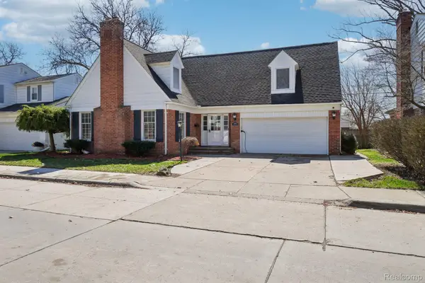 20600 Danbury Lane, HarperWoods, MI 48225