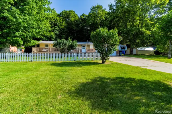 2436 Judy Conn Drive, Lapeer, MI 48446