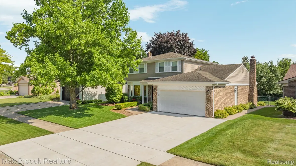 15490 Uthers Street, Clinton, MI 48038 - #1