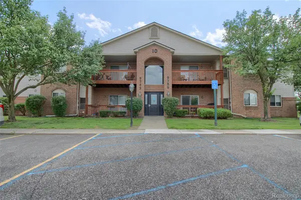 9743 Wildflower Court, Belleville, MI 48111