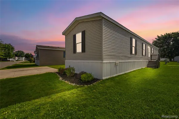 46545 Le Grande Boulevard #978, Macomb, MI 48044