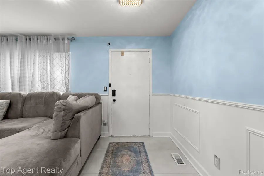 28264 Universal Drive #82, Warren, MI 48092 - #3