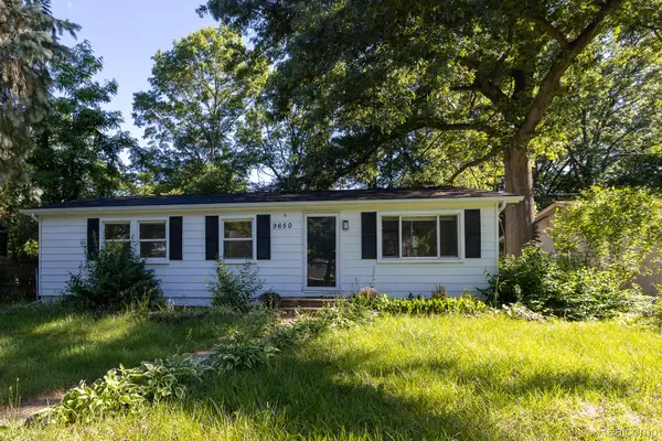 9650 Cooley Lake Road, WhiteLake, MI 48386