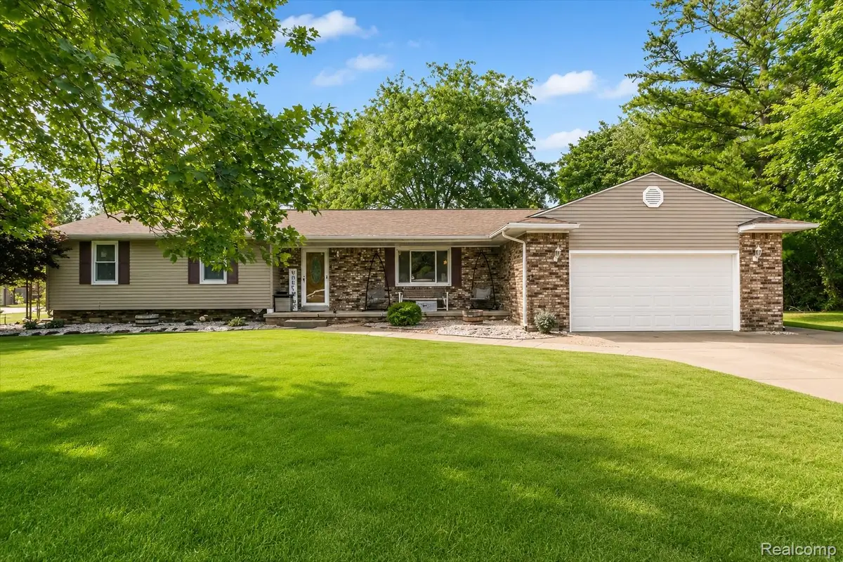 6514 Luanne Drive, Flushing, MI 48433 - #1