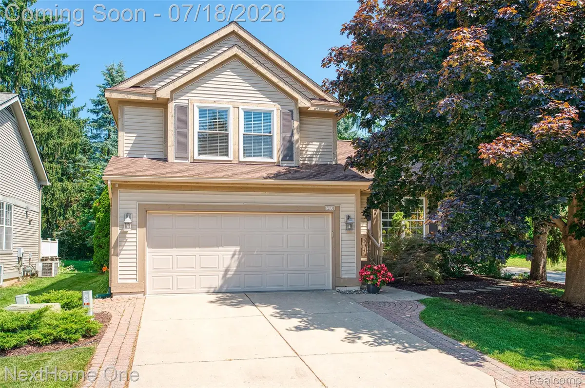 6496 Lake Meadow Drive, Waterford, MI 48327 - #1