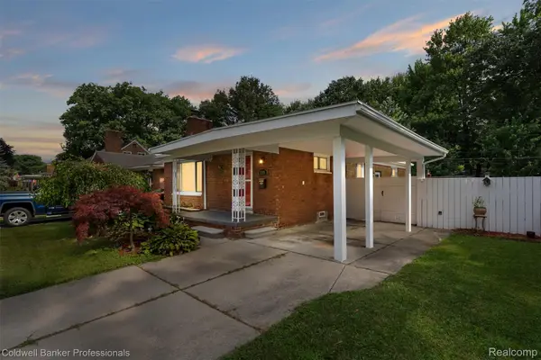 22101 Mauer Street, StClairShores, MI 48080