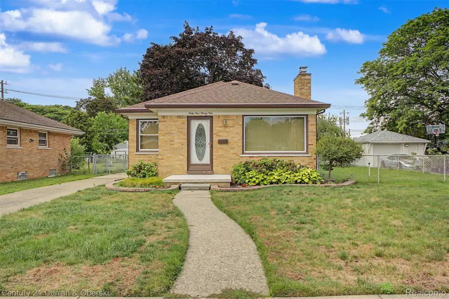 6999 Fenton Street, Dearborn Heights, MI 48127 - #2