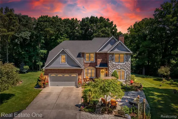 8450 Merrill Road, WhitmoreLake, MI 48189