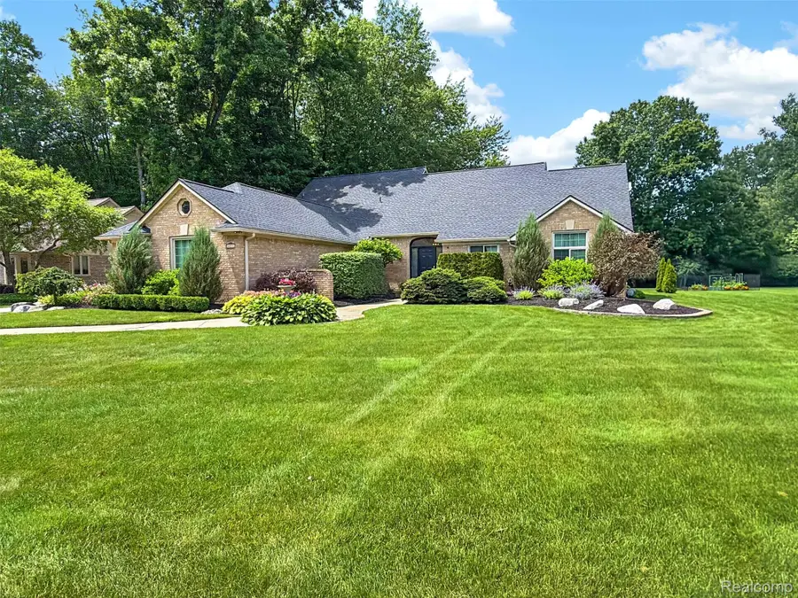 6713 Aurora Drive, Troy, MI 48098 - #3