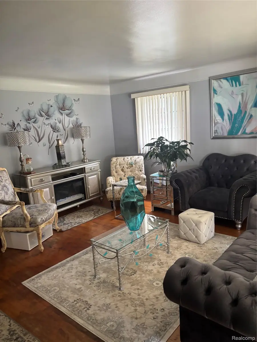 21350 Kipling Street, Oak Park, MI 48237 - #2