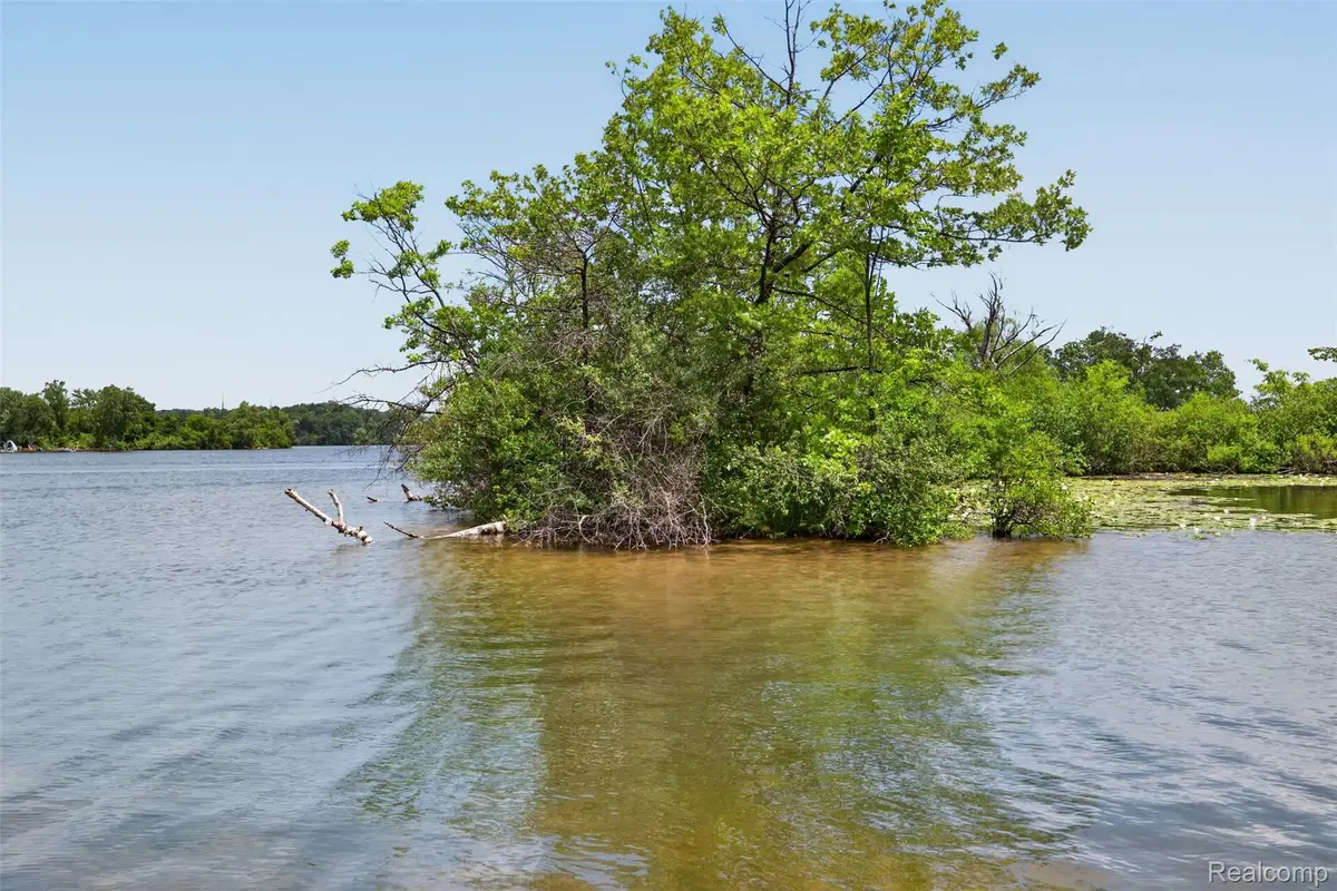 VAC Island On Pontiac Lake, White Lake, MI 48386 - #1