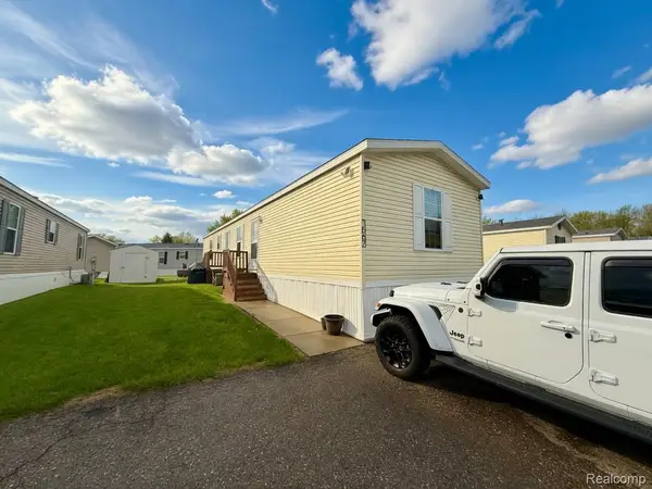 1567 Ocher St., Novi, MI 48374