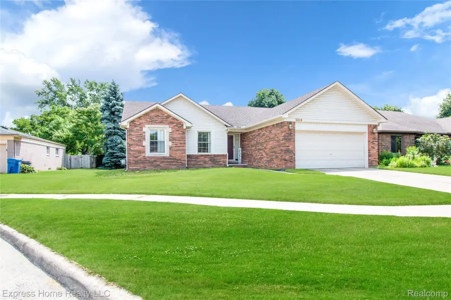 5010 Kelly Drive, Warren, MI 48092 - #2