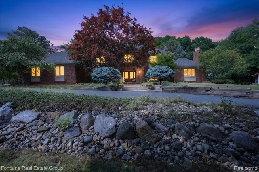 34462 Ramble Hills Drive, Farmington, MI 48331 - #2