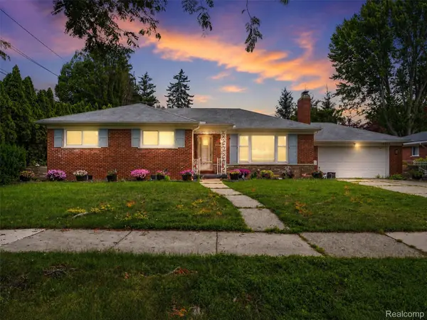 19986 E Doyle Place, GrossePointe, MI 48236