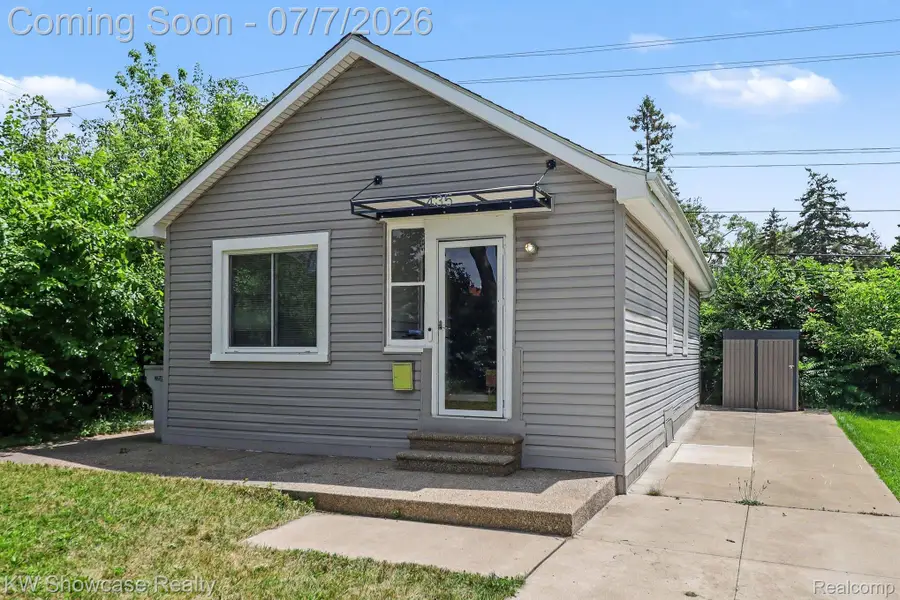 435 W Sonoma Avenue, Hazel Park, MI 48030 - #2
