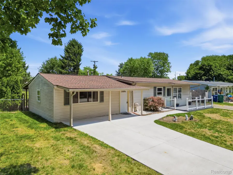 6271 Stephen, Brighton, MI 48116 - #2