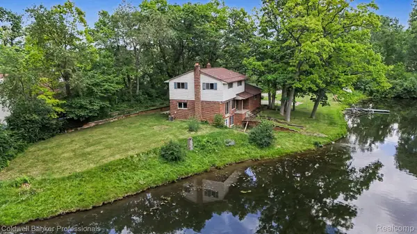 8965 Sherwood Drive, Davisburg, MI 48350