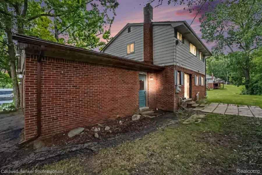 8965 Sherwood Drive, Davisburg, MI 48350 - #2