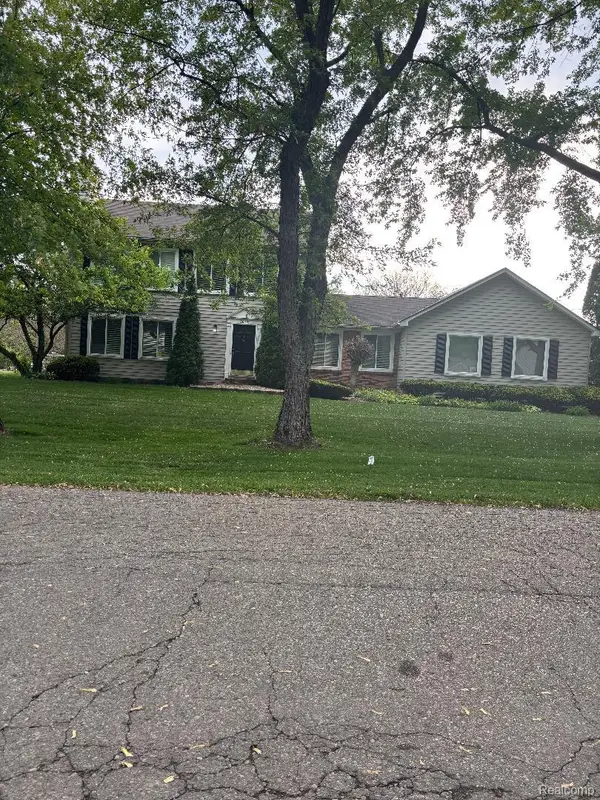 36715 Paddock Drive, ClintonTownship, MI 48035