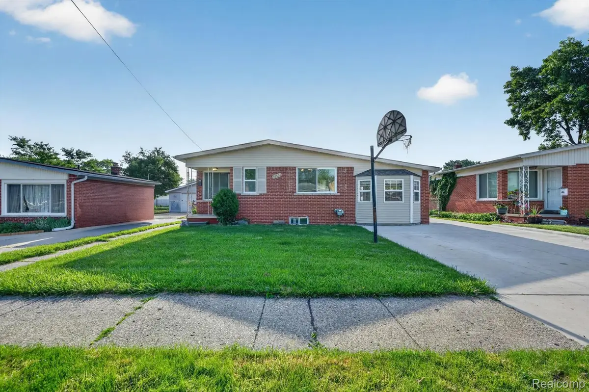 30534 Hennigan Street, Roseville, MI 48066 - #1