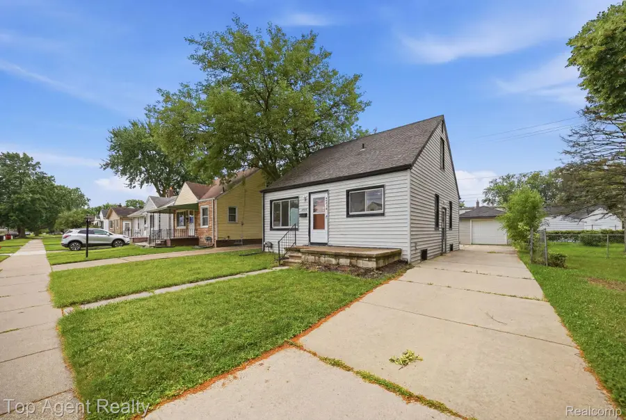28553 Pinehurst Street, Roseville, MI 48066 - #2