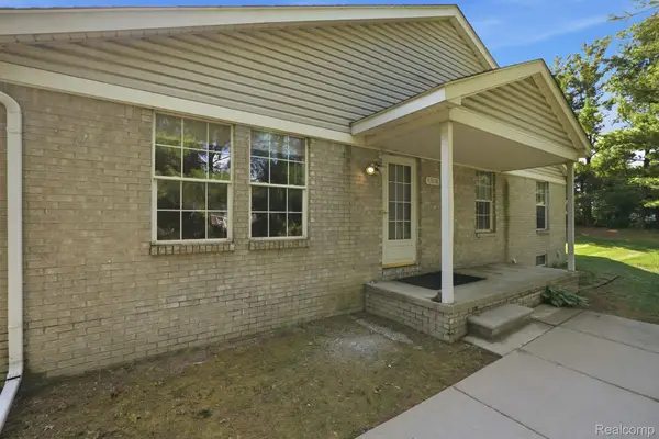 47078 Auburn Court, Utica, MI 48317