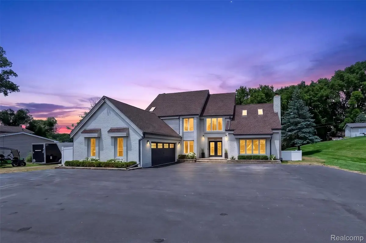 5136 Commerce Road, West Bloomfield, MI 48324 - #1