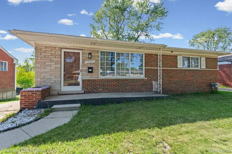 24825 Masch Avenue, Warren, MI 48091 - #2