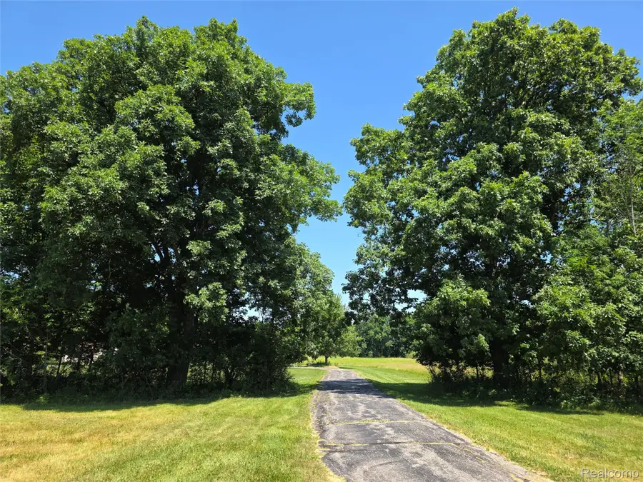 3581 N Burkhart Road, Howell, MI 48855 - #3