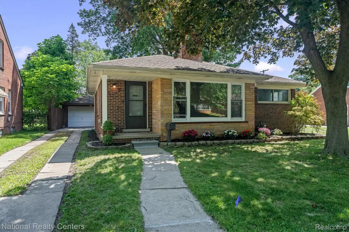 9984 Hemingway E, Redford, MI 48239 - #1