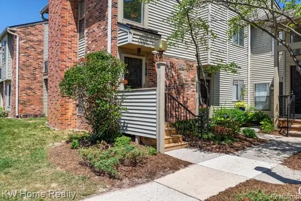20791 Indian Creek Drive #78, FarmingtonHills, MI 48335