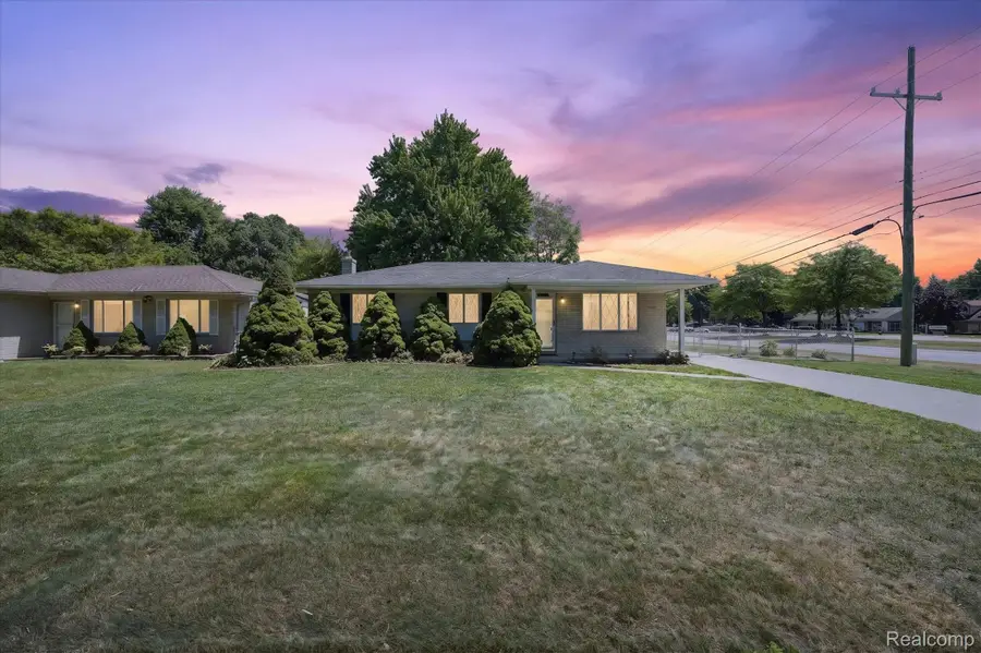 37018 Tamarack Drive, Sterling Heights, MI 48310 - #2