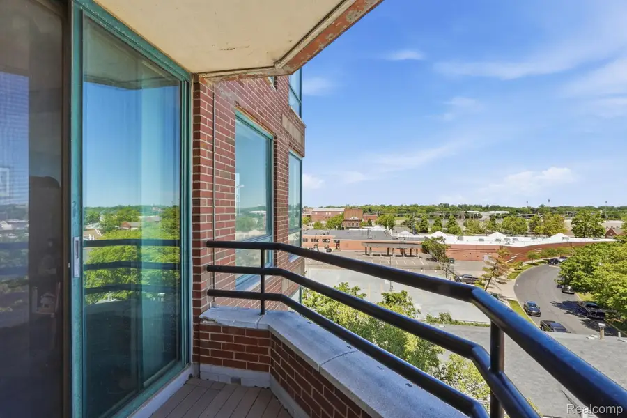 3320 Spinnaker Lane #7A, Detroit, MI 48207 - #2