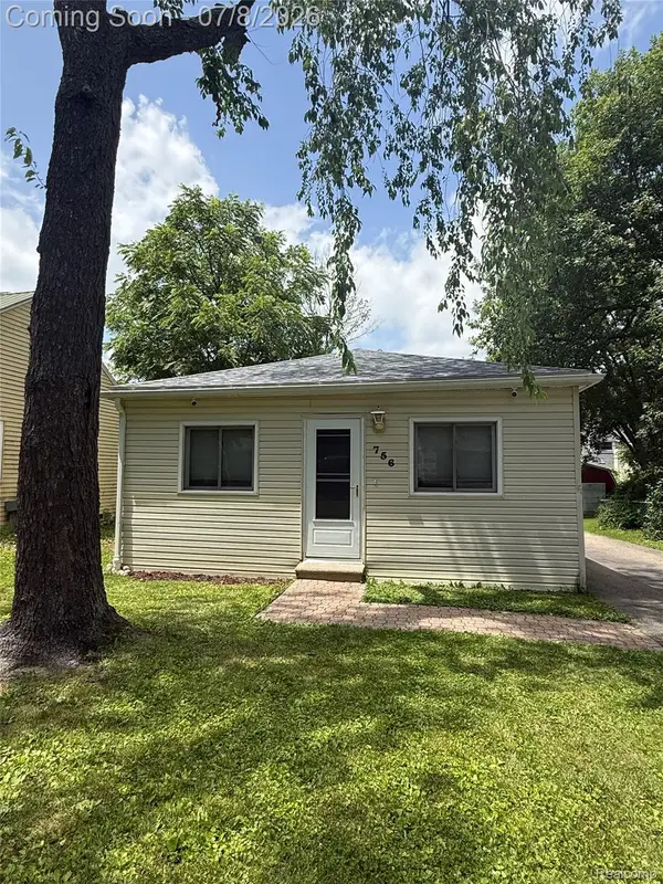 756 Cedarlawn Road, Waterford, MI 48328